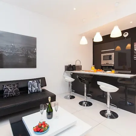 New York 2 Pieces 3 Etoiles Calme Plein Centre De Cannes, 5mn Des Plages Et Palais