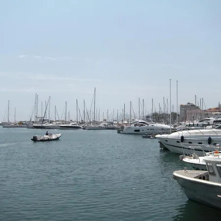 New York 2 Pieces 3 Etoiles Calme Plein Centre De Cannes, 5mn Des Plages Et Palais *